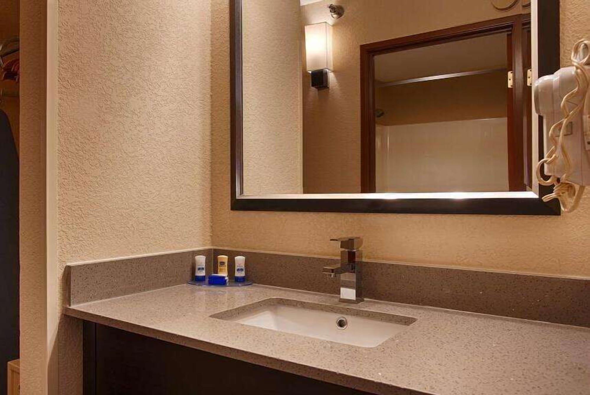 Days Inn By Wyndham Indiana Benjamin Franklin Highway Extérieur photo