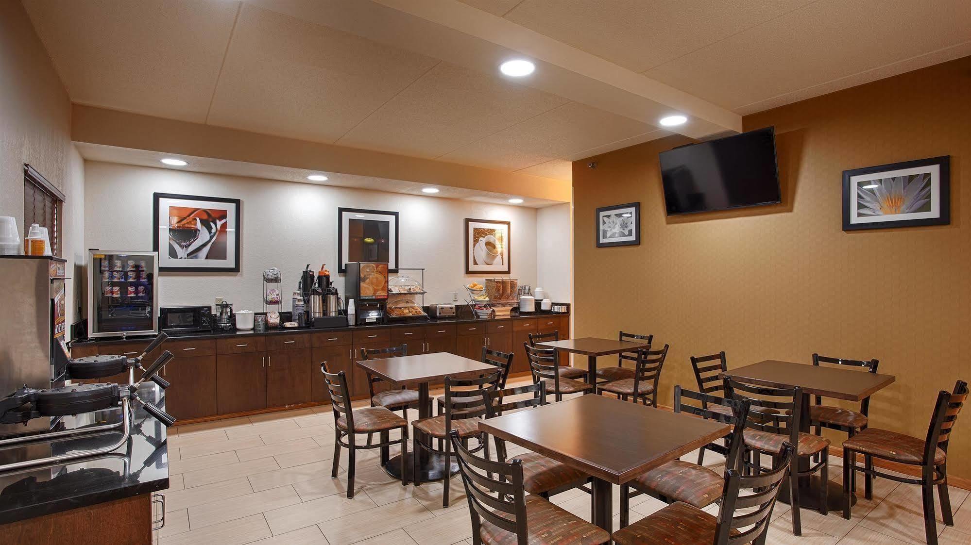 Days Inn By Wyndham Indiana Benjamin Franklin Highway Extérieur photo